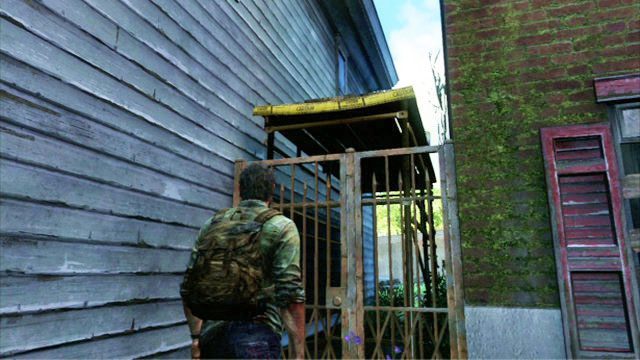 W prawym rogu lokacji powinieneś zobaczyć zamkniętą kratę oraz rusztowanie - Budynek ratusza (mapa) | Peryferia | Solucja The Last of Us - The Last of Us - poradnik do gry