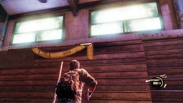 Jak bestia padnie wreszcie martwa na ziemie, przeszukaj pomieszczenie, z którego wyszła, a następnie pomórz towarzyszą wejdź na podest koło okna - Ucieczka z budynku szkoły (mapa) | Miasteczko Billa | Solucja The Last of Us - The Last of Us - poradnik do gry