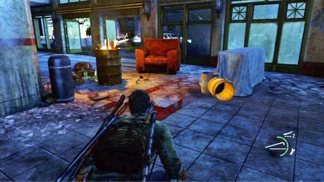 Możesz teraz zacząć lekko hałasować, przewracając leżące na ziemi wiadra czy butelki - Ucieczka z miasta | Pittsburgh | Solucja The Last of Us - The Last of Us - poradnik do gry