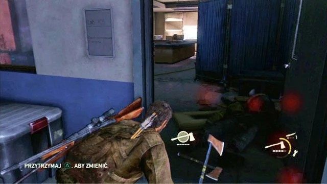 Niestety podczas marszu będziesz atakowany przez kolejne oddziały bandytów - Budynek naukowy | Uniwersytet | Solucja The Last of Us - The Last of Us - poradnik do gry