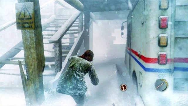 Dalsza droga prowadzi cały czas w lewo, aż do zaśnieżonych schodów - Kurort z domkami | Kurort nad jeziorem | Solucja The Last of Us - The Last of Us - poradnik do gry