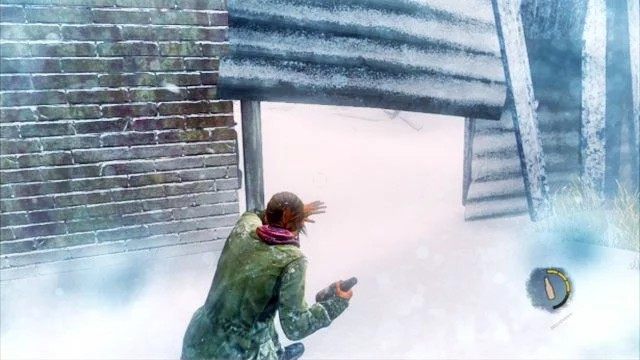 Na górze ponownie idź w lewo i skręć w dziurę w płocie po lewej - Kurort z domkami | Kurort nad jeziorem | Solucja The Last of Us - The Last of Us - poradnik do gry