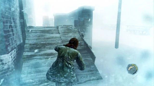 Musisz teraz przedostać się na drugą stronę drogi i iść wzdłuż niej, unikając patrolujących teren wrogów - Kurort z domkami | Kurort nad jeziorem | Solucja The Last of Us - The Last of Us - poradnik do gry