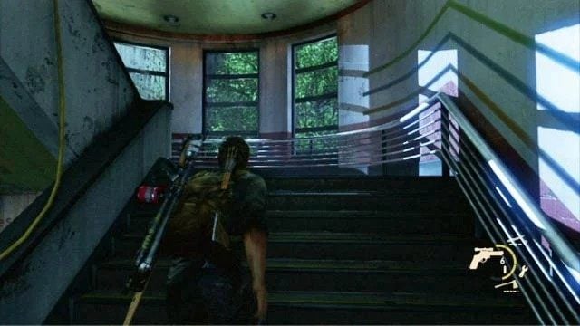 Gdy mężczyzna zginie, przejdź przez uchylone drzwi i zabarykaduj je od drugiej strony - Szpital (mapa) | Laboratorium Świetlików | Solucja The Last of Us - The Last of Us - poradnik do gry