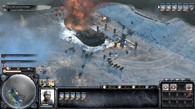 Trzymaj się z daleka od statku. Wybuchnie, gdy tylko się zbliżysz - Misja 07 - Droga lądowa do Leningradu | Kampania w Company of Heroes 2 - Company of Heroes 2 - poradnik do gry