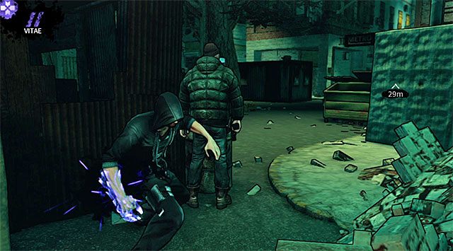 Zbliż się do dziedzińca i na początek podejdź do bandyty pokazanego na powyższym screenie, czyli tego, który przez cały czas stoi plecami do Erica - Tutorial - getto | Rozdział 0 | DARK - DARK - poradnik do gry