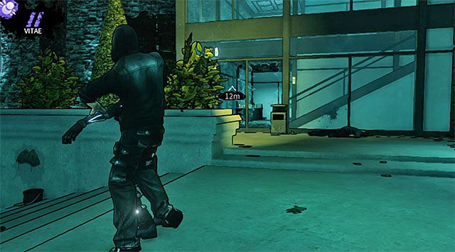 Pierwszy z przeciwników pilnujących wejścia do pawilonu - Plac | Rozdział 1 - Harding Museum | DARK - DARK - poradnik do gry