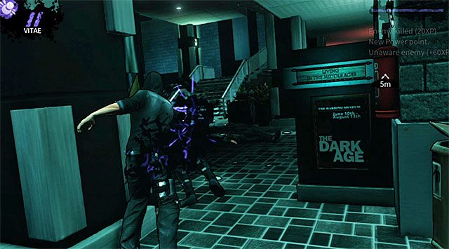 Odwróć się i rozpocznij teraz eksplorację obszaru zlokalizowanego pod balkonikami, które niedawno przemierzałeś - Główny hol | Rozdział 1 - Harding Museum | DARK - DARK - poradnik do gry