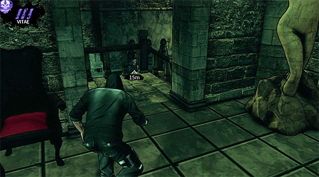 Niezależnie od tego jak się zachowałeś dotrzyj na przeciwległy koniec balkoników, odnajdując pokazane na dołączonym screenie przejście do głównej części siedziby Bloominga - Kryjówka Bloominga | Rozdział 1 - Harding Museum | DARK - DARK - poradnik do gry