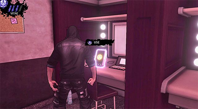 Po zabezpieczeniu parteru zajmij się zbadaniem bocznego lewego pomieszczenia (tego bez tancerek), a to dlatego, że pozostawiono w nim pokazane na screenie PDA (200 punktów doświadczenia) - Titty Twister | Rozdział 3 - Atlantis | DARK - DARK - poradnik do gry