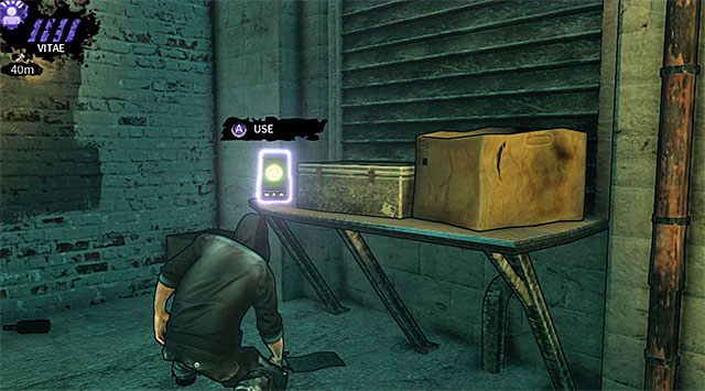 Upewnij się, że ciało jest poprawnie schowane i skorzystaj z okazji do zabrania tutejszego PDA (200 punktów doświadczenia) - Pierwsze podwórze | Rozdział 4 - The Hole | DARK - DARK - poradnik do gry