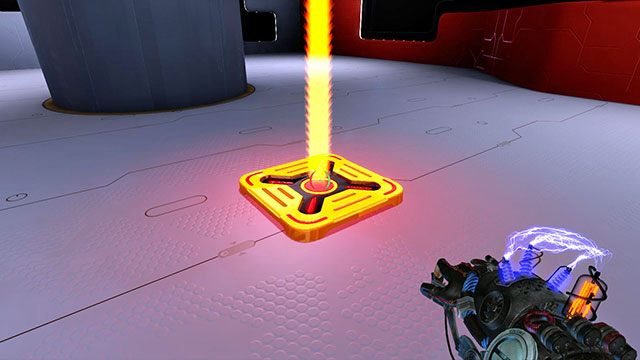 Zmień ładunek ich modułu na czerwony, po czym przejdź za kolumnę, widoczną na powyższym obrazku - Advanced Platform | Akt I | Magrunner Dark Pulse - Magrunner: Dark Pulse - poradnik do gry