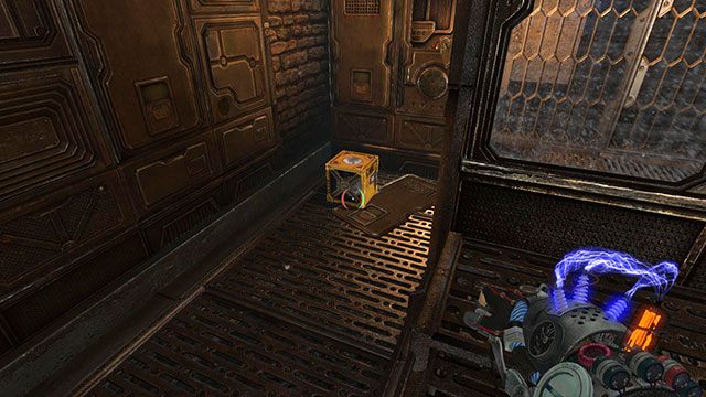 Zacznij od pozyskania kostki, znajdującej się za niedziałającą windą (obrazek powyżej) - Overdrive | Akt II | Magrunner Dark Pulse - Magrunner: Dark Pulse - poradnik do gry