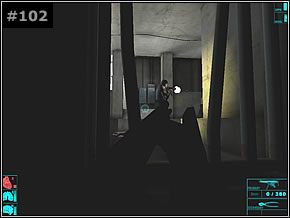 Uważając na strzelających do siebie terrorystów oraz żołnierzy oddziału SWAT przemknij na drugą stronę, do widocznej z oddali apteczki - Misja 11 - Not My Day - Die Hard: Nakatomi Plaza - poradnik do gry