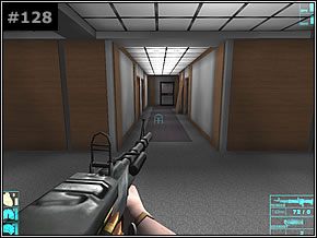 Dalsza droga jest zablokowana przez deski [#129], więc cywil schowa się w ciemnym pokoiku z lewej strony i poprosi o oczyszczenie dla niego drogi - Misja 14 - Unexpected Friend - Die Hard: Nakatomi Plaza - poradnik do gry