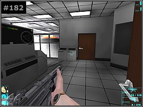 Skręć w lewo i przejdź przez oszklone przejście - Misja 20 - Bill Clay - Die Hard: Nakatomi Plaza - poradnik do gry