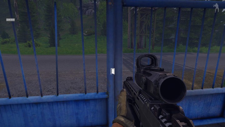 W ten sposób otwieramy drzwi - teraz wystarczy nacisnąć klawisz spacji i voila, otwarte. - Podstawowe Mechaniki | ArmA 3 - Arma III - poradnik do gry