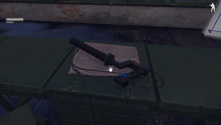 Tak wygląda Spectrum Device z domyślną anteną pozwalającą jedynie na śledzenie i zakłócanie sygnałów. - Nowe Mechaniki | ArmA 3 Contact - Arma III - poradnik do gry