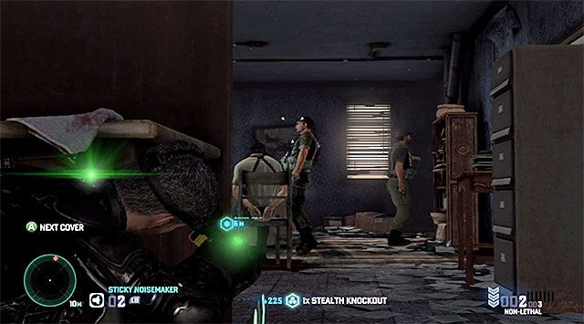 Zaatakowanie wrogów ogłuszaczem - Odnalezienie Kobina | Misja 1 - Kryjówka | Splinter Cell Blacklist - Tom Clancys Splinter Cell: Blacklist - poradnik do gry