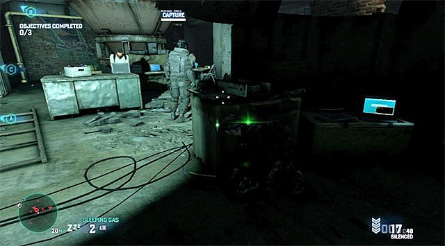 Postaraj się zajść przeciwnika od tyłu i odciągnąć go w jakieś odosobnione miejsce - Misje Grim | Cele o dużym znaczeniu (High Value Targets) - Tom Clancys Splinter Cell: Blacklist - poradnik do gry