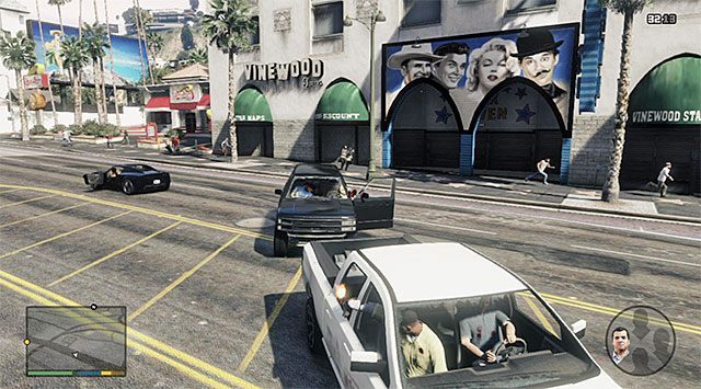 W drodze powrotnej do domu Michaela otrzymasz telefon i w trakcie rozmowy dowiesz się, że przez przypadek zniszczyłeś posiadłość wysoko postawionego Martina Madrazo - GTA 5: Doradztwo małżeńskie - solucja - GTA 5 - poradnik do gry