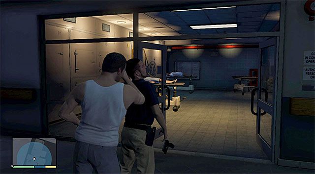 Zajdź od tyłu przeciwnika i go zaatakuj - GTA 5: Dzień żywego trupa - solucja - GTA 5 - poradnik do gry