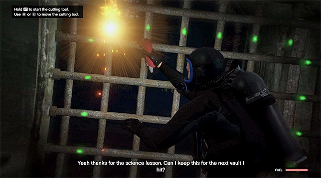 Wciśnij odpowiedni przycisk na padzie żeby zanurkować i zacznij płynąć za kolegami z FIB - GTA 5: Małpie figle - solucja - GTA 5 - poradnik do gry