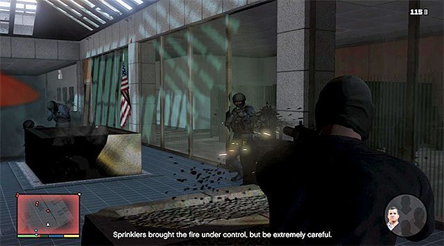 Uważaj na osoby korzystające z nakryć głowy i kamizelek kuloodpornych - GTA 5: Napad na Biuro, infiltracja od strony dachu (Roof Entry) - solucja - GTA 5 - poradnik do gry