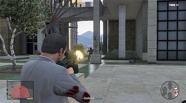 Ochraniaj Davea skrywającego się w pobliżu fontanny - GTA 5: Podsumowanie - solucja - GTA 5 - poradnik do gry