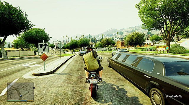 Twoje zadanie będzie polegało na zapewnieniu Beverlyemu możliwości sfotografowania celebrytki Mirandy Cowan znajdującej się w limuzynie - GTA 5: Paparazzo - solucja, nagrody, wyzwania - GTA 5 - poradnik do gry