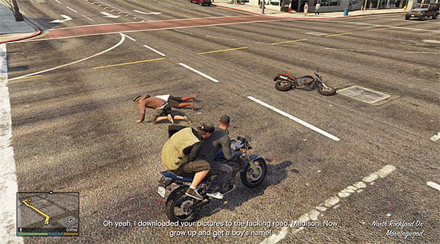 Strącenie Madisona wymaga znalezienia się w niewielkiej odległości od jego motocykla - GTA 5: Paparazzo - solucja, nagrody, wyzwania - GTA 5 - poradnik do gry