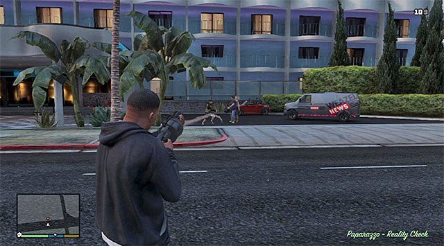 Beverlyego i jego pomocników najłatwiej będzie zlikwidować z pomocą granatnika - GTA 5: Paparazzo, Otrzeźwienie - solucja, nagrody, wyzwania - GTA 5 - poradnik do gry