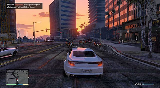 Paparazzi rzuci się do ucieczki niedługo po zbliżeniu się do nieruchomości - GTA 5: Tequi-la-la, Nieruchomości - solucja, wszystkie misje - GTA 5 - poradnik do gry