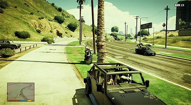 Bądź gotowy do odparcia ataku ze strony drugiej grupy motocyklistów - GTA 5: Porwanie, Przypadkowe zdarzenia - solucja - GTA 5 - poradnik do gry