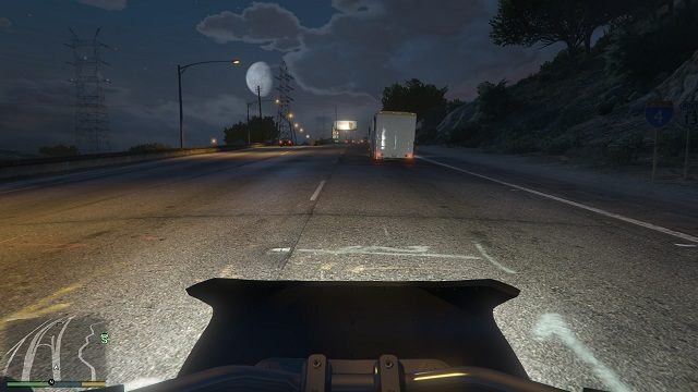 Tylko ja, mój motor i szeroka autostrada. - GTA 5: Jak odblokować tryb pierwszoosobowy? - GTA 5 - poradnik do gry