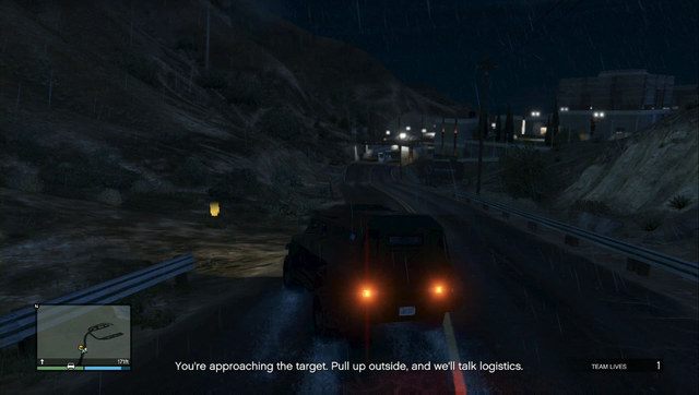 Zaparkuj wozem we wskazanym miejscu i przygotuj się do akcji - GTA Online: Skok na Humane Labs (Humane Raid), napad 3 - solucja - GTA 5 - poradnik do gry