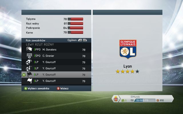 Panel roli zawodników pozwala na przyporządkowanie poszczególnych stałych fragmentów gry do poszczególnych piłkarzy - dzięki niemu możemy wybrać wykonawców, rzutów rożnych, wolnych oraz wrzutów z autu - Własna taktyka, szybkie taktyki i role zawodników | Taktyka w FIFA 14 - FIFA 14 - poradnik do gry