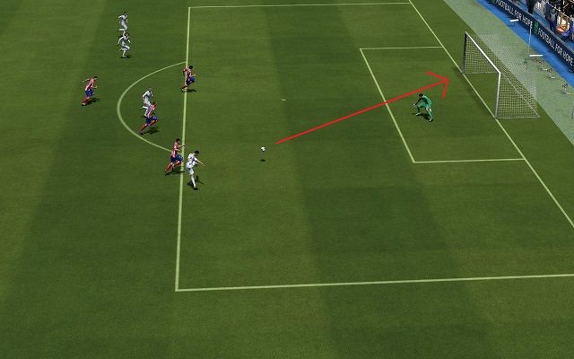 Mocny strzał to najprostszy sposób na sprowokowanie zagrożenia pod bramką przeciwnika - Strzały | Podstawowe zagrania w FIFA 14 - FIFA 14 - poradnik do gry