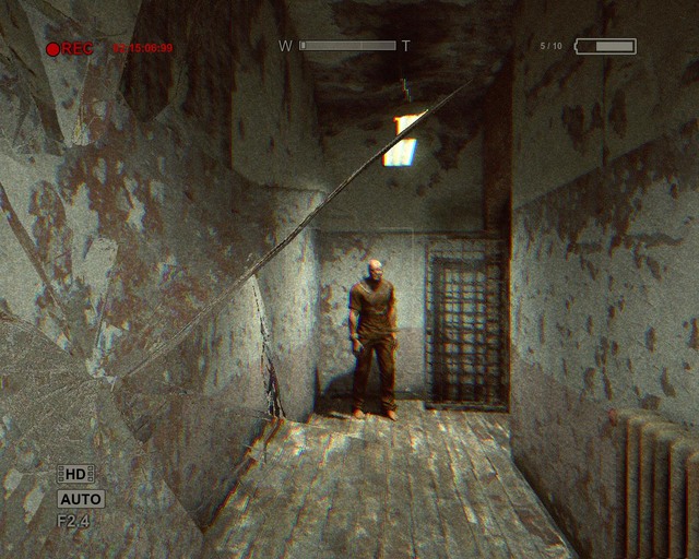 Ten miły pan zamknie za tobą drzwi - Return to the Administration Block | Solucja Outlast - Outlast - poradnik do gry