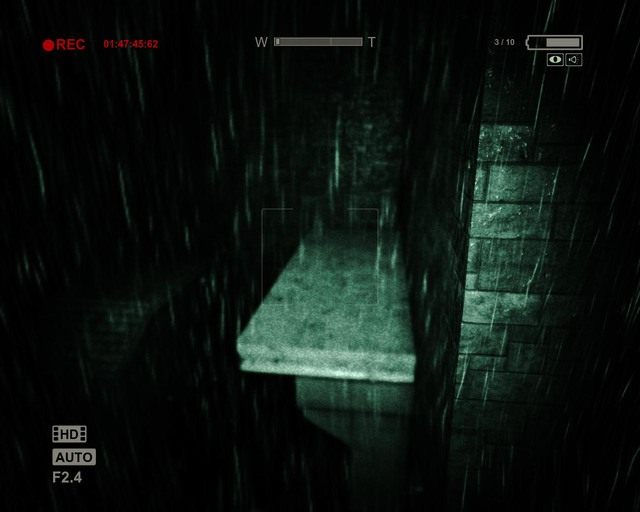Skocz na następny odcinek - Coutryard | Solucja Outlast - Outlast - poradnik do gry