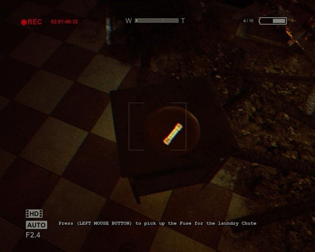 Drugi z bezpieczników, w pokoju po lewej - Female Ward | Solucja Outlast - Outlast - poradnik do gry