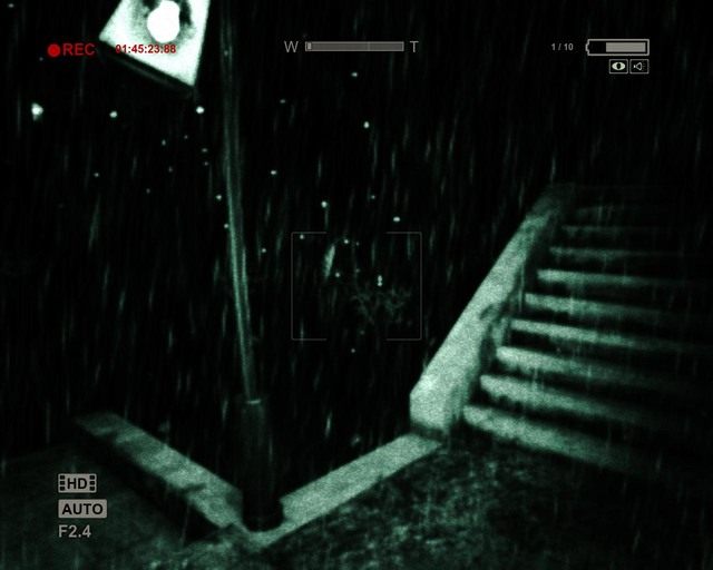 Ogrody, urocze miejsce pełne duchów - Coutryard | Znajdźki - dokumenty | Outlast - Outlast - poradnik do gry