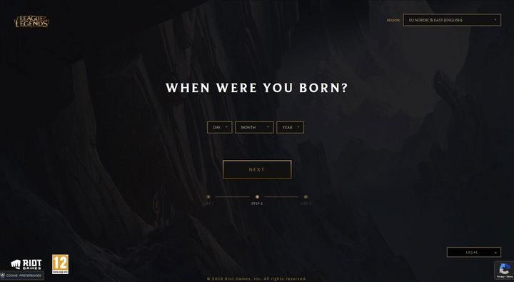 W drugim etapie trzeba podać swoją datę urodzenia - Opis założenia konta i wybrania regionu | Podstawy rozgrywki w LoL - League of Legends - poradnik do gry