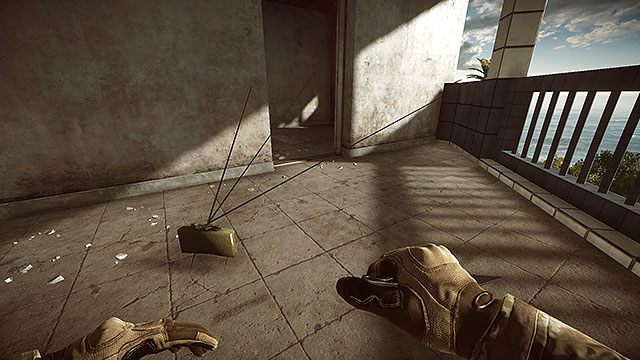 Jeśli na wprost miny znajduje się jakakolwiek powierzchnia pionowa, to właśnie do niej zostaną przytwierdzone linki - Zwiadowca w Battlefield 4 | Klasy postaci - Battlefield 4 - poradnik do gry