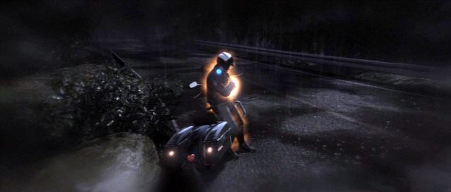 Musisz wcielić się w policjanta z pomarańczową poświatą - Ścigana | Solucja Beyond Dwie Dusze - Beyond: Dwie Dusze - poradnik do gry