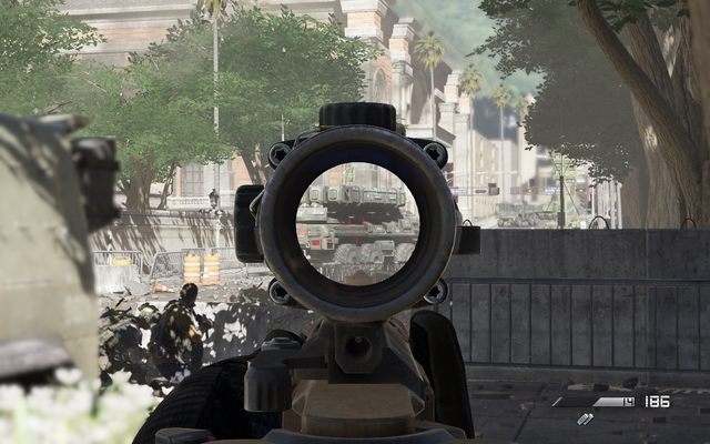 Ta broń chyba nie wystarczy do wysadzenia pojazdu... - 06 - Legends Never Die | Kampania - opis przejścia | Call of Duty Ghosts - Call of Duty: Ghosts - poradnik do gry