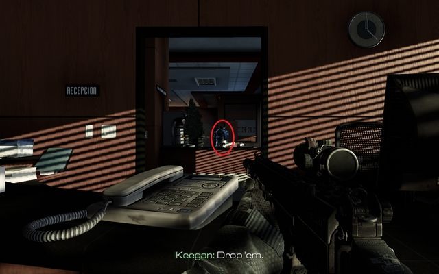 Po tym jak się rozdzielicie, udaj się za Keeganem - 07 - Federation Day | Kampania - opis przejścia | Call of Duty Ghosts - Call of Duty: Ghosts - poradnik do gry