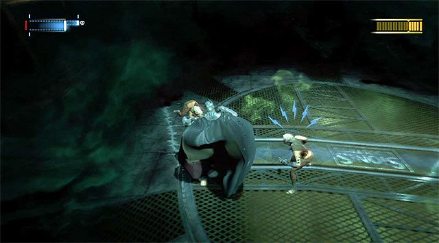 Pamiętaj o unikaniu sprintów głównego bossa w trakcie rozprawiania się z klonami - Pokonaj Copperhead - Batman: Arkham Origins - poradnik do gry