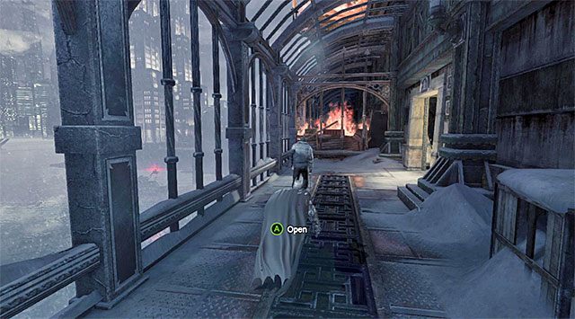 Zajdź pierwszego przeciwnika od tyłu - Rozbrój bombę przy północnym filarze - Batman: Arkham Origins - poradnik do gry