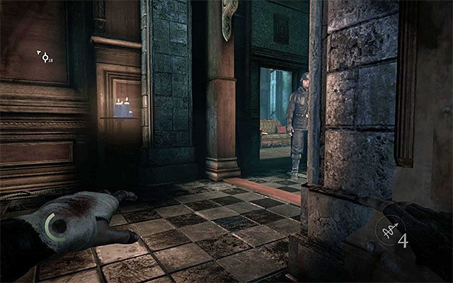 Korytarzy pilnuje dwóch strażników - odwracaj ich uwagę i pozbywaj się źródeł światła - Eksploracja piwnicy i parteru posiadłości Barona - opis | Rozdział 6 (Człowiek na rozstajach) - Thief - poradnik do gry